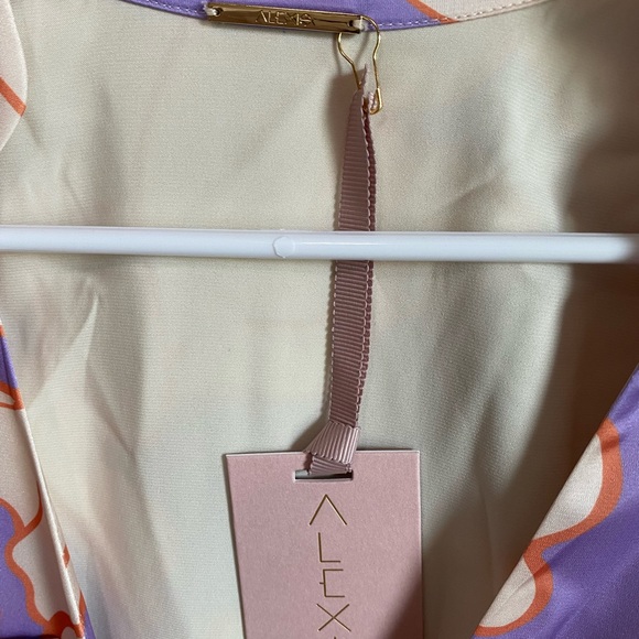 Alexis Fiji Wrap Dress in Wisteria Size Medium NWT - Picture 6 of 10